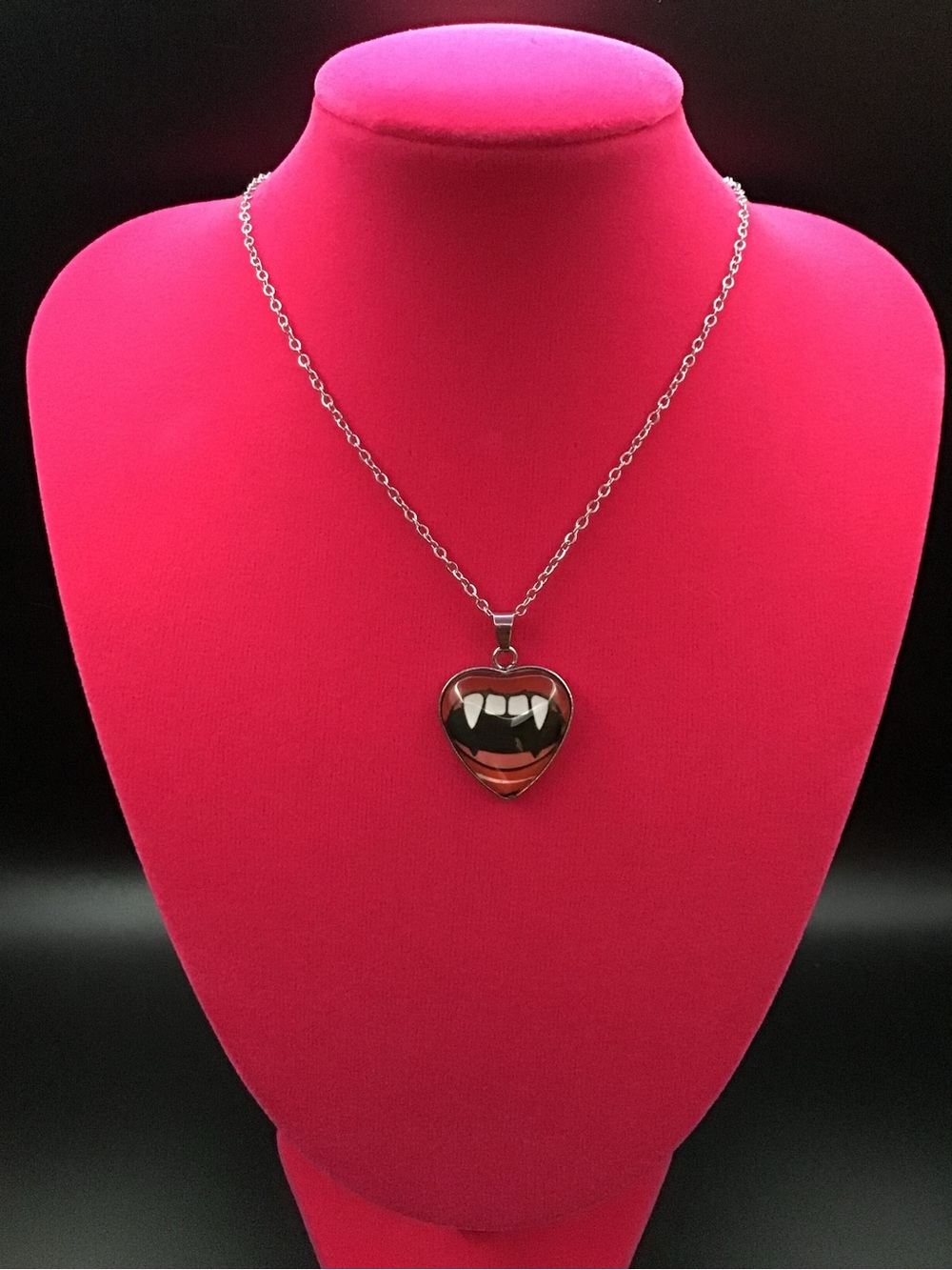 Vampire Necklace - Picture 2 of 2
